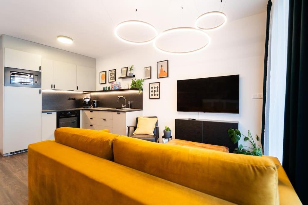 Gold Garden Terrace Apartment Brno Eksteriør billede